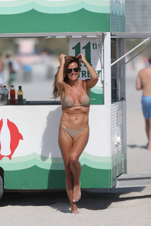 Kelly Bensimon feet photo thumbnail