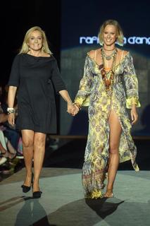 Federica Pellegrini feet photo thumbnail