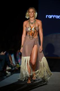 Federica Pellegrini feet photo thumbnail