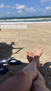 Alaine Crissiê feet photo thumbnail
