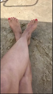 Alaine Crissiê feet photo thumbnail