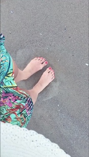 Alaine Crissiê feet photo thumbnail