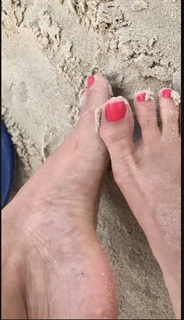 Alaine Crissiê feet photo thumbnail