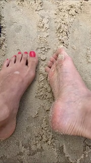 Alaine Crissiê feet photo thumbnail