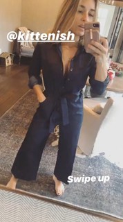 Jessie James Decker feet photo thumbnail