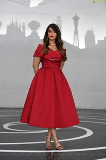 Ileana D'Cruz feet photo thumbnail