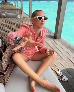 Chiara Ferragni feet photo thumbnail