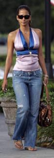 Halle Berry feet photo thumbnail