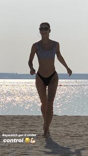 Lena Meyer-Landrut feet photo thumbnail