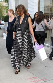 Jessica Alba feet photo thumbnail
