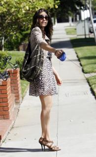 Emmy Rossum feet photo thumbnail