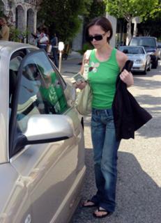 Christina Ricci feet photo thumbnail