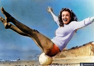 Marilyn Monroe feet photo thumbnail