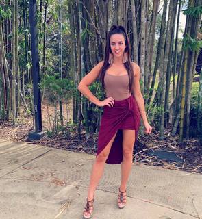 Chelsea Green feet photo thumbnail