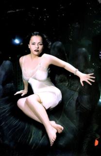 Christina Ricci feet photo thumbnail