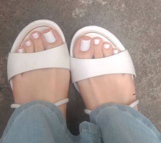 Isa Pes feet photo thumbnail