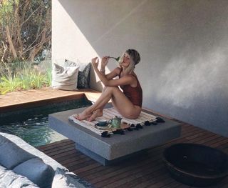 Julianne Hough feet photo thumbnail