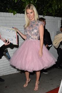 Alice Eve feet photo thumbnail