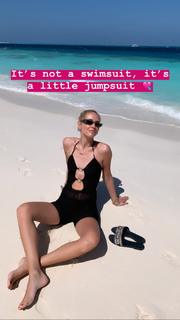 Chiara Ferragni feet photo thumbnail