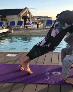 Nicole Neumann feet photo thumbnail