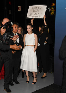 Rooney Mara feet photo thumbnail