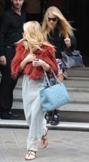 Ashley Olsen feet photo thumbnail