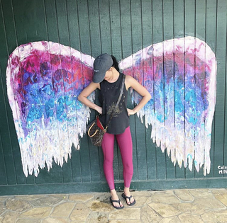 Brittney Smith feet photo thumbnail
