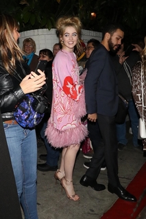 Kathryn Newton feet photo thumbnail