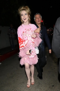 Kathryn Newton feet photo thumbnail