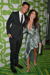 Sarah Hyland feet photo thumbnail