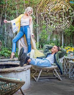Ashlee Simpson feet photo thumbnail