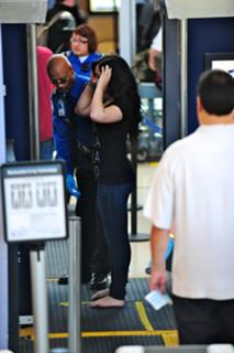 Demi Lovato feet photo thumbnail