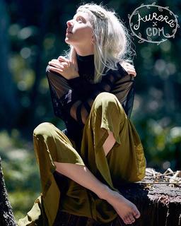 Aurora Aksnes feet photo thumbnail