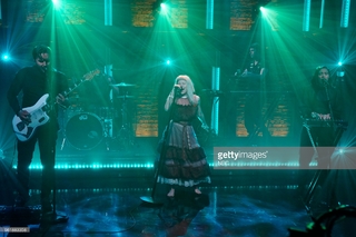 Aurora Aksnes feet photo thumbnail