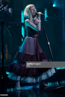 Aurora Aksnes feet photo thumbnail