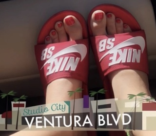 Corinna Kopf feet photo thumbnail