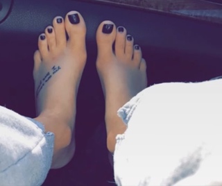 Corinna Kopf feet photo thumbnail