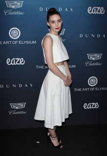 Rooney Mara feet photo thumbnail