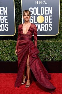 Halle Berry feet photo thumbnail