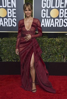 Halle Berry feet photo thumbnail