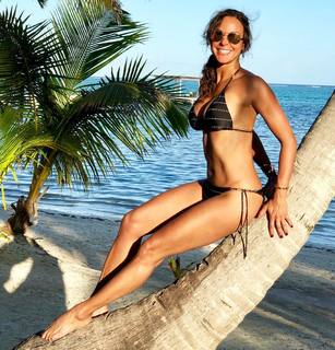 Eva LaRue feet photo thumbnail
