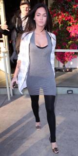 Megan Fox feet photo thumbnail