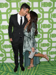 Sarah Hyland feet photo thumbnail