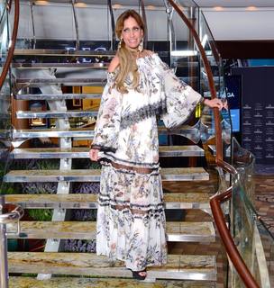 Lili Estefan feet photo thumbnail