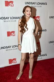 Lindsay Lohan feet photo thumbnail