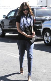 Jessica Alba feet photo thumbnail