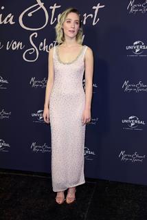 Saoirse Ronan feet photo thumbnail