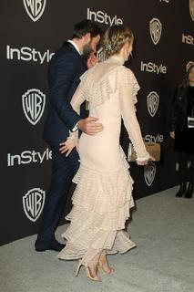 Emily Blunt feet photo thumbnail