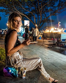 Ashley James feet photo thumbnail