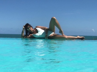 Adriane Galisteu feet photo thumbnail